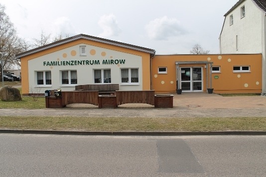 Eingangsbereich Familienzentrum Mirow